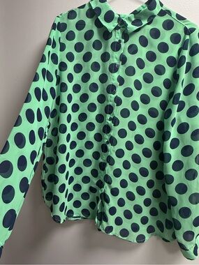 2/$29 on $29 Tops. EUC Liz Claiborne Semi-Sheer Mint Green w/Navy Polka Dots L
